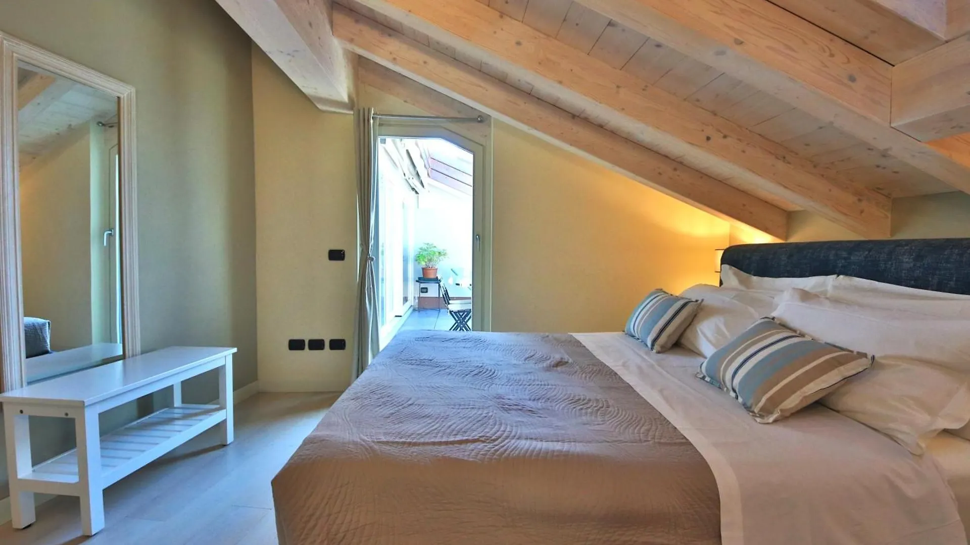 Liszt Attic By Klabhouse Lejlighed Bellagio Italien