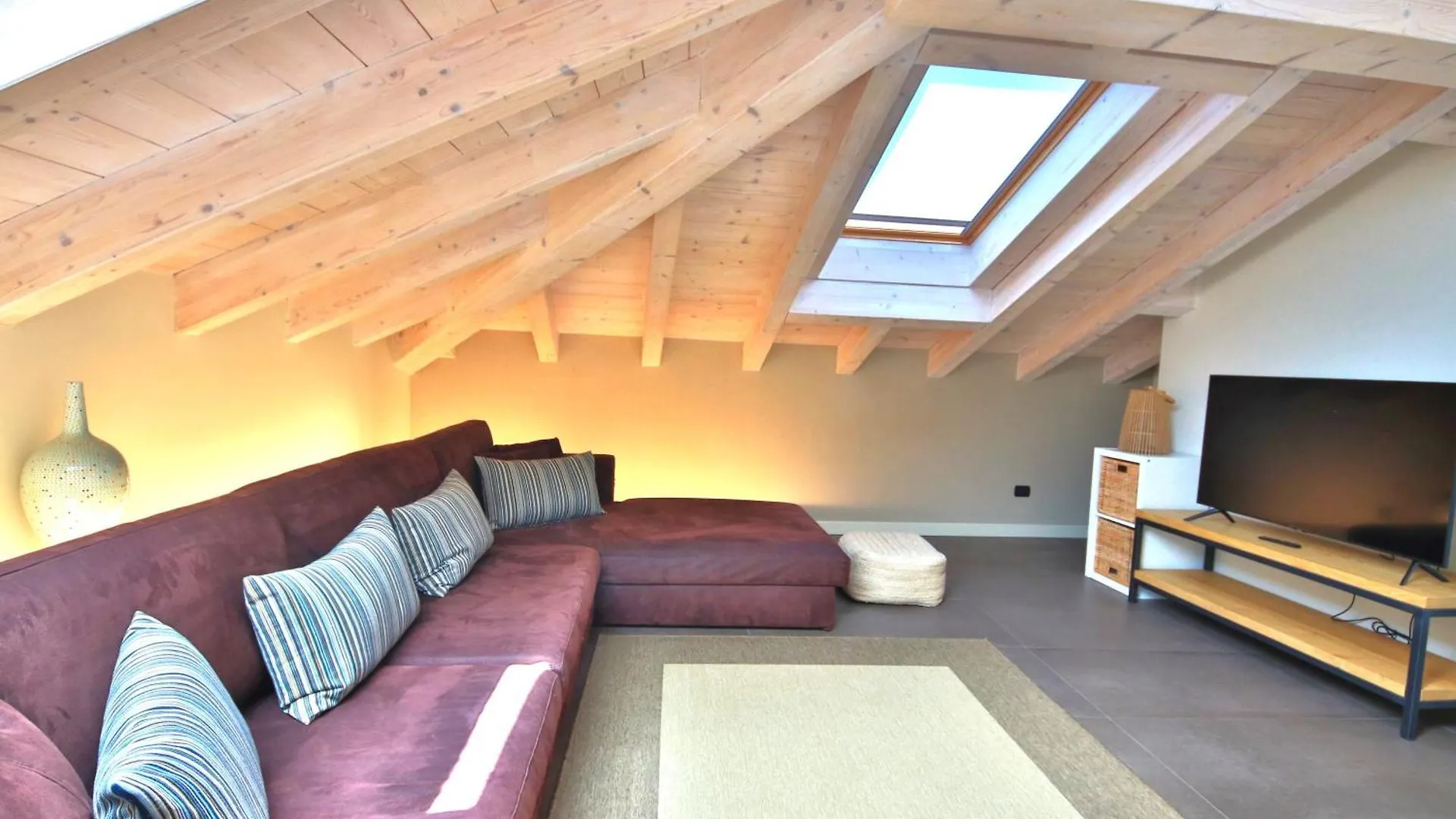 Liszt Attic By Klabhouse Apartment Bellagio