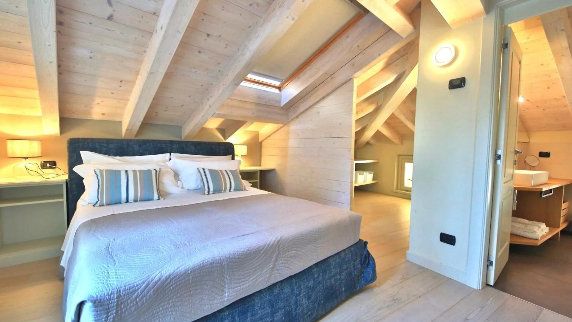 Liszt Attic By Klabhouse Apartment Bellagio Italy